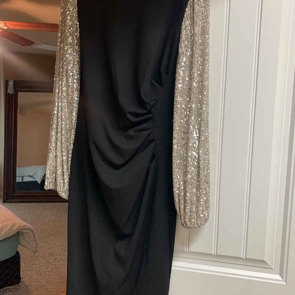 Black dress - Picture 7 of 8